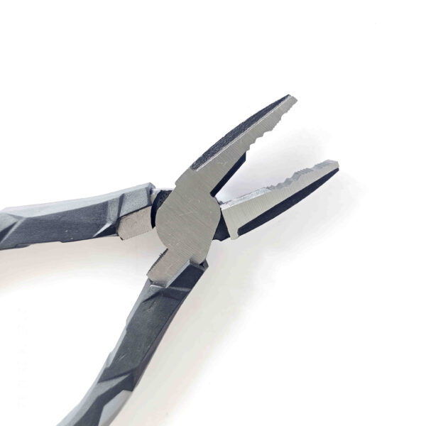 eccentric combination plier